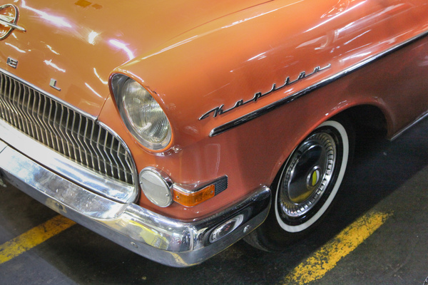 Versteigerung Oldtimer Galerie in Toffen am 29. April 2017 - herrliche Farbe für den Opel Kapitän