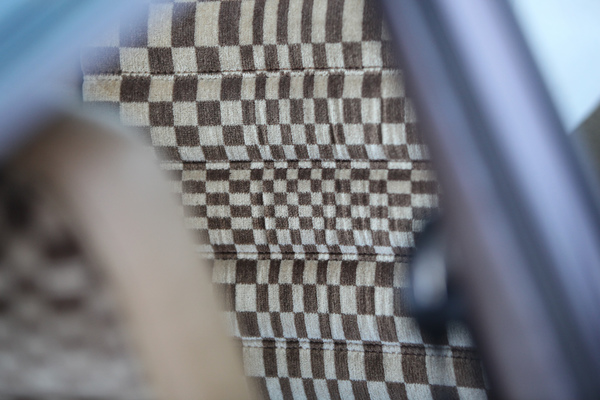 Versteigerung Oldtimer Galerie in Toffen am 29. April 2017 - psychadelische Polsterbezüge im Porsche