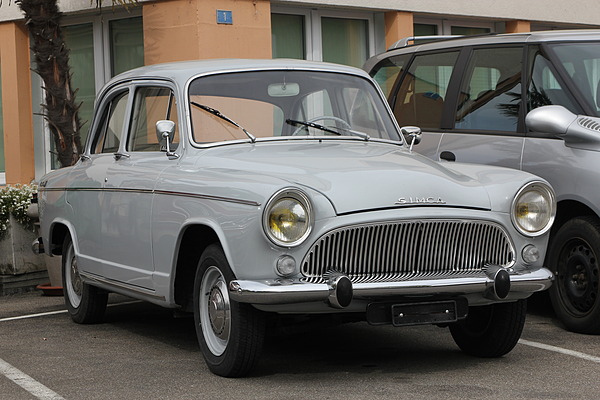 Versteigerung der Oldtimer Galerie in Toffen am 28. April 2012 - Der Simca Aronde wird an der Versteigerung nicht zugeschlagen