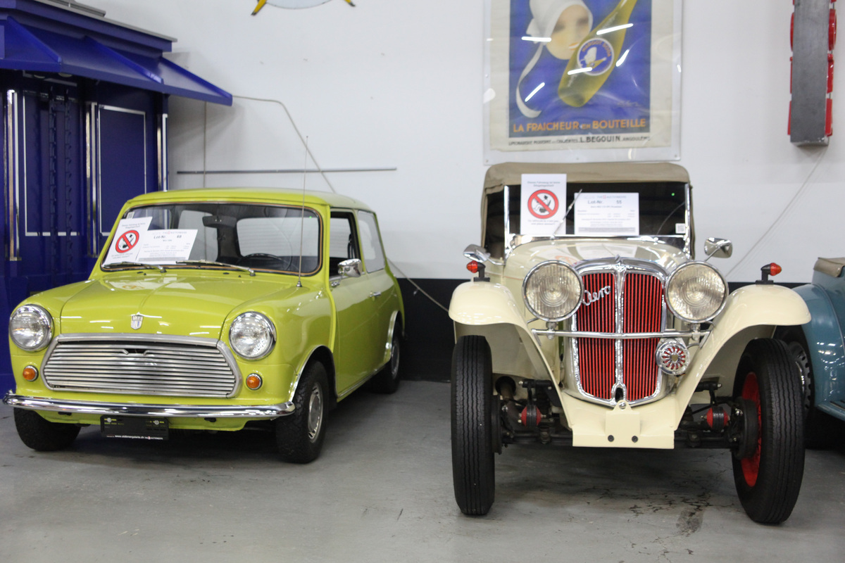 Versteigerung der Oldtimer Galerie in Toffen am 29. November 2014 - Beide wurden verkauft - der Mini 1000 erreichte ein Höchstgebot von CHF 11'000, der Aero eines von 24'000