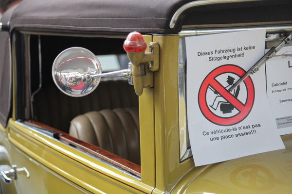 Versteigerung der Oldtimer Galerie in Toffen am 29. November 2014 - Klare Hinweis an das Publikum