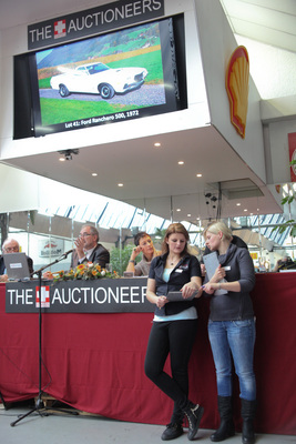 Versteigerung der Oldtimer Galerie in Toffen am 29. November 2014 - Wer bietet mehr?