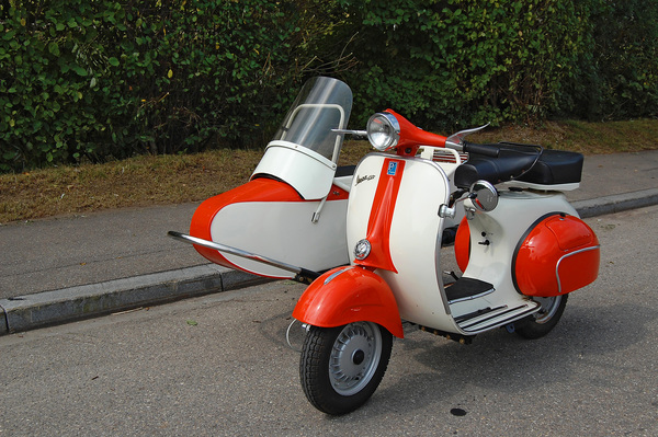 Bild: Vespa 150 Sidecar (1969) - angeboten an der Versteigerung der Oldtimer Galerie anlässlich der Dolder Classics am 7. Juni 2014