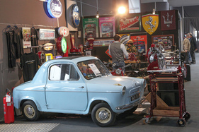 Vespa 400 (1960) - mit Zweizylindermotor und 380 kg Gewicht - Auto e Moto d'Epoca Padua 2021