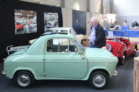 Vespa 400 von 1960 bei Eberhard - Oldtimer- und Teilemarkt Winterthur 12./13. November 2016 Vespa 400 von 1960 bei Eberhard - Oldtimer- und Teilemarkt Winterthur 12./13. November 2016