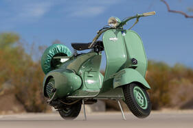 Vespa Allstate Cruisaire (1951) - als Lot 101 an der Bonhams “The Scottsdale Auction” 2025