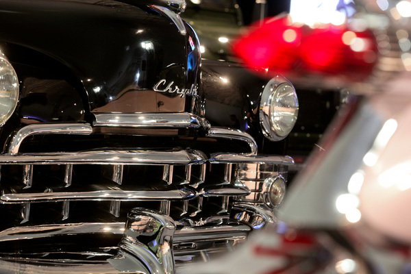 Viel Chrom am Chrysler Newport Town and Country - Versteigerung Oldtimer Galerie Gstaad 2018