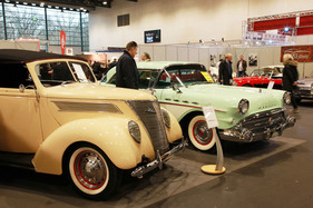 Viel Chrom gibt es traditionell bei den Amerikanern (Bremen Classic Motorshow 2018)