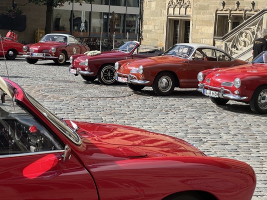 Bild Viel Farbe, aber Rot dominiert – 70 Jahre VW Karmann-Ghia