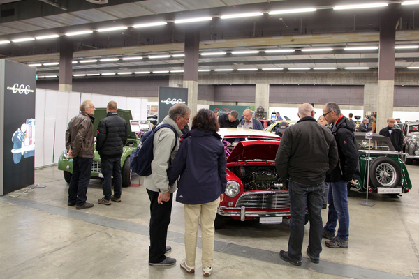 Viel Interesse an den Briten von Classic Car Connection - Oldtimermesse St. Gallen 2018