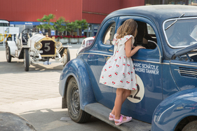 Viel Interesse für die Rallye-Autos - Ankunft in Luzern - Peking to Paris Motor Challenge 2025 Viel Interesse für die Rallye-Autos - Ankunft in Luzern - Peking to Paris Motor Challenge 2025