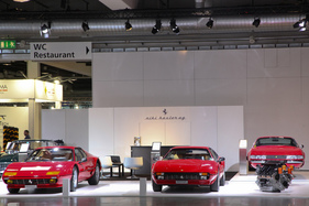 Viel Rot auf dem Stand der Niki Hasler AG - Auto Zürich 2019 Viel Rot auf dem Stand der Niki Hasler AG - Auto Zürich 2019