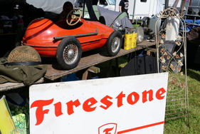 Viel altes Blech: Spielzeug und Schilder sind in Bockhorn reichlich zu finden – Bockhorner Oldtimermarkt 2024 Viel altes Blech: Spielzeug und Schilder sind in Bockhorn reichlich zu finden – Bockhorner Oldtimermarkt 2024