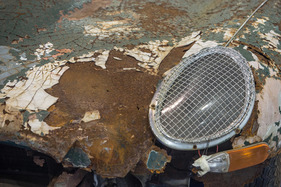 Viel ist hier vom E-Type nicht mehr zu sehen - Auto e Moto d'Epoca in Padua 2019 Viel ist hier vom E-Type nicht mehr zu sehen - Auto e Moto d'Epoca in Padua 2019