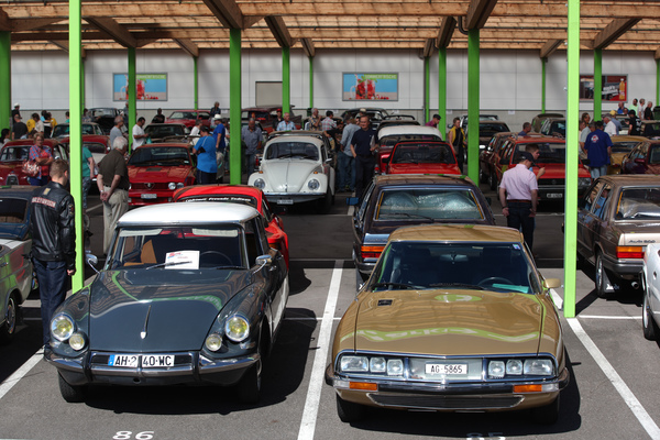 Viele Autos und viel Interesse - 2. TCS Youngtimer und Classictreffen in Pratteln 2016