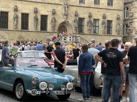 Viele Karmann-Ghia Clubleute aus Deutschland waren vor Ort – 70 Jahre VW Karmann-Ghia