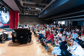 Many enthusiastic fans - 115th anniversary celebrations at the Alfa Romeo Historical Museum in Arese