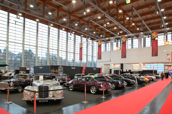 Viele der über 1000 ausgestellten Autos stammen von deutschen Herstellern - Retro Classics Bavaria 2016