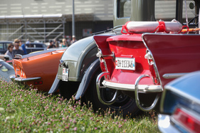 Vielfalt - Heck-Designs verschiedener Epochen - Albisgütli Classic Cars & Bikes August 2022
