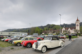 Vielfalt auf der grosszügigen Parkfläche - Albisgütli Classic Cars & Bikes April 2023 Vielfalt auf der grosszügigen Parkfläche - Albisgütli Classic Cars & Bikes April 2023