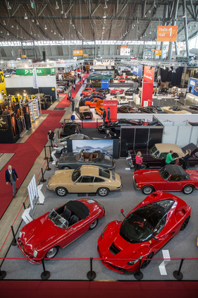 Vielfalt bezüglich Marken und Epochen ist bei diesem Händler angesagt - Retro Classics Stuttgart 2017 Vielfalt bezüglich Marken und Epochen ist bei diesem Händler angesagt - Retro Classics Stuttgart 2017