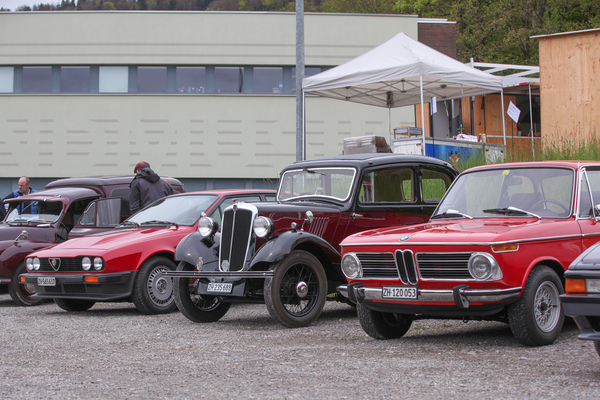 Vielfalt ist angesagt - Autos aus Japan, Deutschland, England und Italien in einer Reihe - Albisgütli Classics April 2022