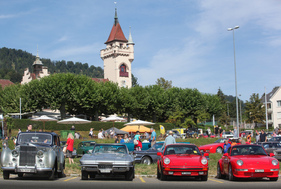 Vielfalt vor schöner Kulisse - Rolls-Royce, Chevrolet Corvette, Porsche 911 - Albisgütli Classic Cars & Bikes August 2022