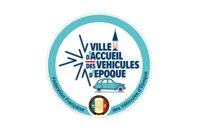 Bild Villes et Villages d'Accueil des Véhicules d'Époque – Logo – es ziert die Plakette am Ortseingang