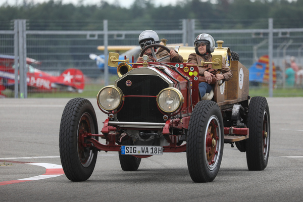 Vintage-Racing auf dem Rundkurs - American La France aus dem Jahr 1918 - Klassikwelt Bodensee 2024