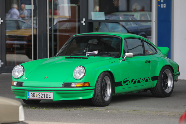 Vipergrüner Porsche 911 (Carrera RS) - Klassikwelt Bodensee 2023