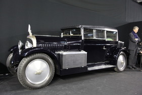 Voisin C11 14 CV "La Lumineuse" (1927) - vom Flugzeugbau inspiriertes zweiteiliges Aluminium-Monocoque - unverkäuflich - auf dem Stand von Lukas Hüni (Rétromobile 2013)