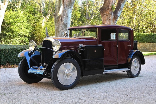 Voisin C23 Berline 'Lumineuse' (1930) - angeboten als Lot 379 an der Versteigerung "Les Grandes Marques du Monde au Grand Palais" von Bonhams am 6. Februar 2014