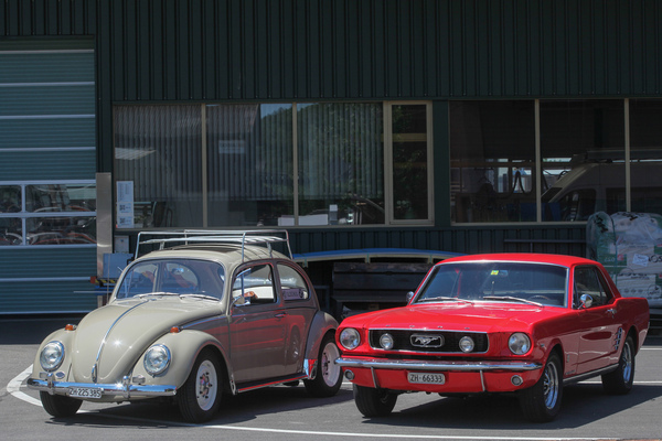 Volksautos aus den USA und aus Deutschland - Autohalle Sunday Classics Juni 2022