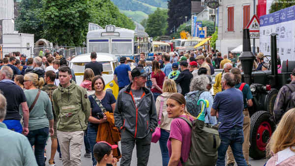Bild: Volksfeststimmung am O-iO 2025