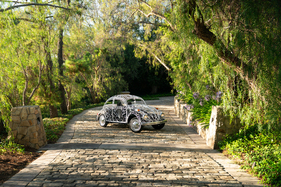 Volkswagen Beetle "Wrought Iron" by Rafael Esparza-Prieto (1970) - als Lot 208 an der RM Sotheby’s Monterey Auction 2026