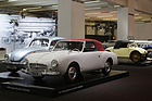 Volkswagen Beutler Cabriolet (1953) - der meistgebaute (Käfer) und der seltene Beutler im Vordergrund zusammen (Techno Classica 2013)