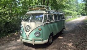 Volkswagen Combi T1 modifié 23 fenêtres « Samba » (1975) als Lot 41 am Artcurial Vente Le Mans Classic Legend 2026