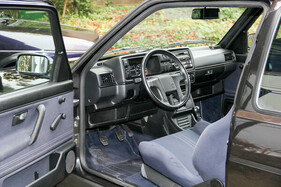 Volkswagen Golf GTI G60 Edition One (1990) – Teppich und Sitze in "Mauritiusblau"