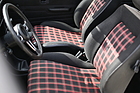 Volkswagen Golf I GTI (1976) - Die berühmten Sitze im Karomuster