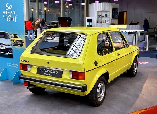 Volkswagen Golf LS (1975) – Sonderausstellung "50 Years of Golf" in der Autoworld Brüssel