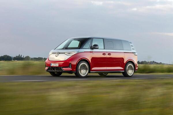 Volkswagen ID. Buzz GTX (2024) – mit 250 kW (340 PS): Stärkster Bulli aller Zeiten mit Allradantrieb, zwei Batteriegrößen und zwei Radständen
