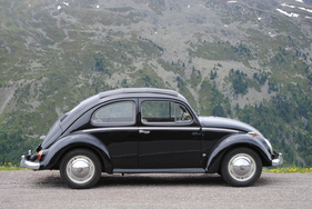 Volkswagen Käfer (1955) - Limousine Exportausführung an der Mautstelle Hochgurgl
