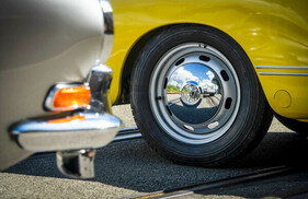 Volkswagen Karmann Ghia Coupé Typ 14 (1974) - Auch mit Chromkappen aber ohne Weisswandreifen