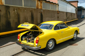 Volkswagen Karmann Ghia Coupé Typ 14 (1974) - Mit geöffneter Motorhaube