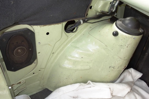 Volkswagen Polo Fox (1984) – Der Kofferraum ist nicht verkleidet