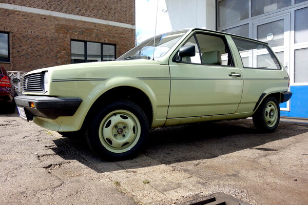 Volkswagen Polo Fox (1984) – Radblenden gönnte man dem Sparmodell nicht. Farbe muss reichen