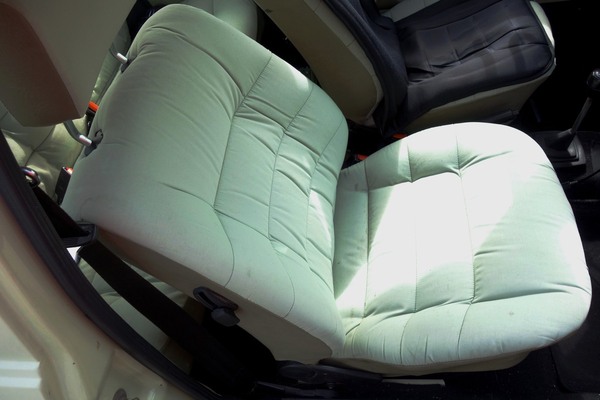 Volkswagen Polo Fox (1984) – Selbstverständlich sind auch die Sitze hellgrün