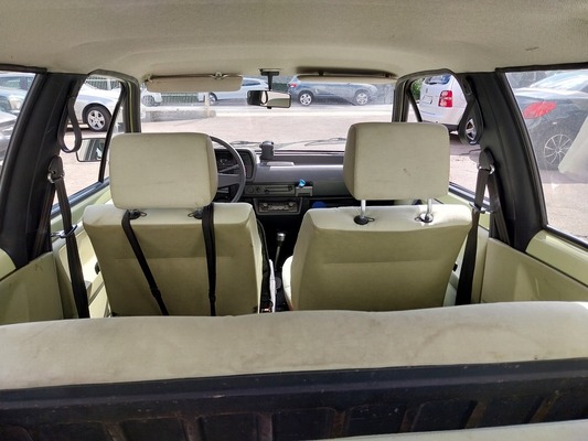 Volkswagen Polo Fox (1984) – Üppiger Laderaum. Die Strippen am Fahrersitz sind keine Sechspunktgurte, sondern gehören zu einem Schonbezug