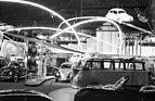 Bild: Volkswagen T1 Samba (1951) - Die Weltpremiere des Samba fand auf der IAA 1951 statt