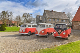 Volkswagen T1 Samba (1954) - Drei Brüder sonnen sich